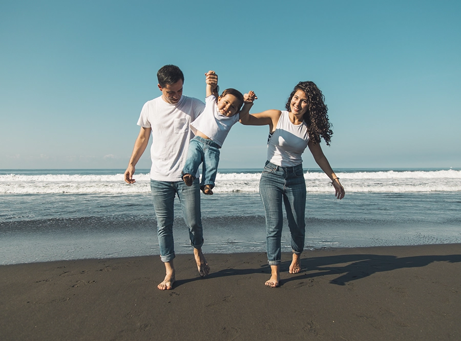 Família na praia